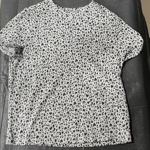 Old Navy Toddler Girl Gray and Black Leopard Print Top